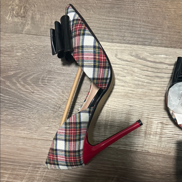 Betsey Johnson Multicolor Plaid Heels with Black Bow - Picture 2 of 2